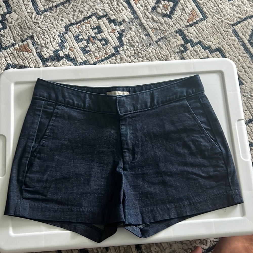 Size 27/4 Banana Republic dress jean shorts
